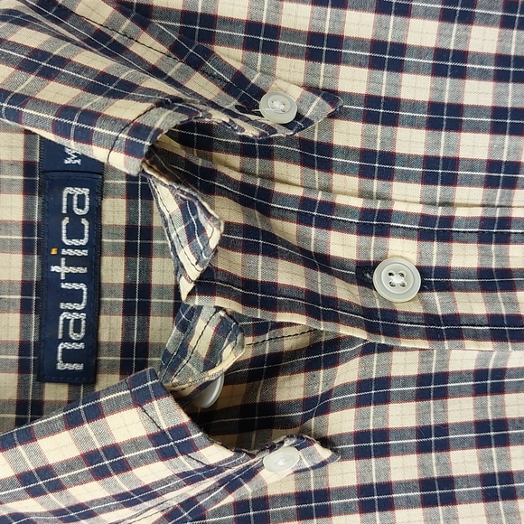 Nautica Men's Medium Plaid Button Down Long-Sleeve Shirt - Picture 5 of 8